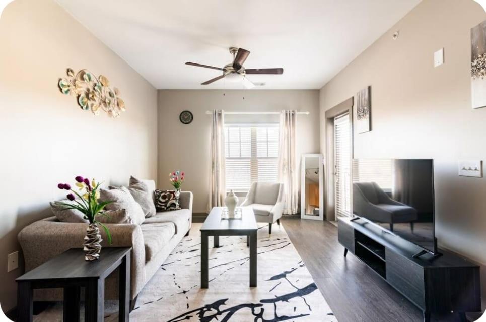 Uptown And Adventures With Pool, Bars & Shops Apartamento *